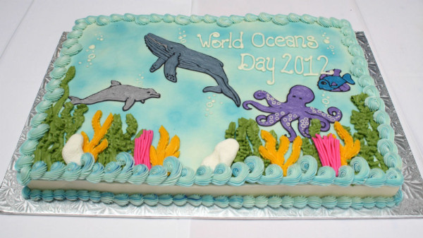 steph nicoll oceans day cake
