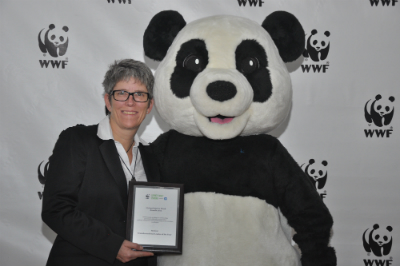 Jeannie White  poses with Panda © WWF-Canada 