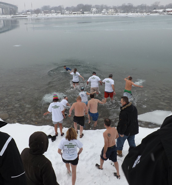 Employees run and plunge into icy waters in support WWF’s Arctic Conservation work!