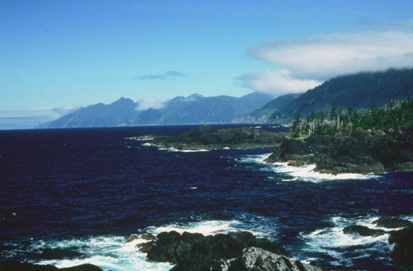 Coastline and Pacific Ocean, Moresby island,  Queen Charlotte Islands/Haida Gwaii, British Columbia, Canada. © Kevin McNamee / WWF-Canada