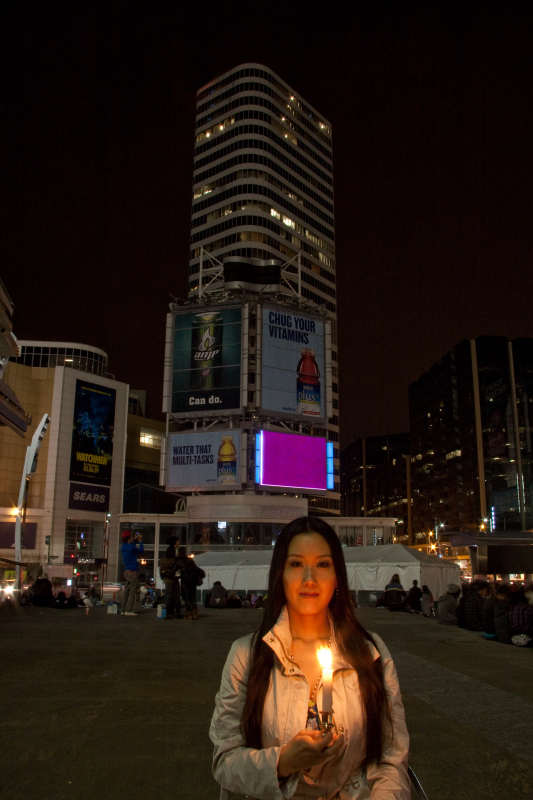 Is a famous landmark in your town or city going dark in honour of Earth Hour? Take an evening stroll around town to see which buildings switched off the lights to show support for the planet. © Bill IVY/Ivy Images / WWF-Canada