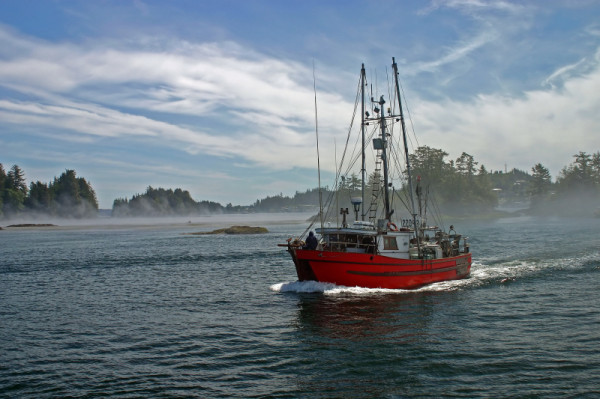 Fishing boat, British Columbia, Canada © Marie-Chantal MARCHAND / WWF-Canada