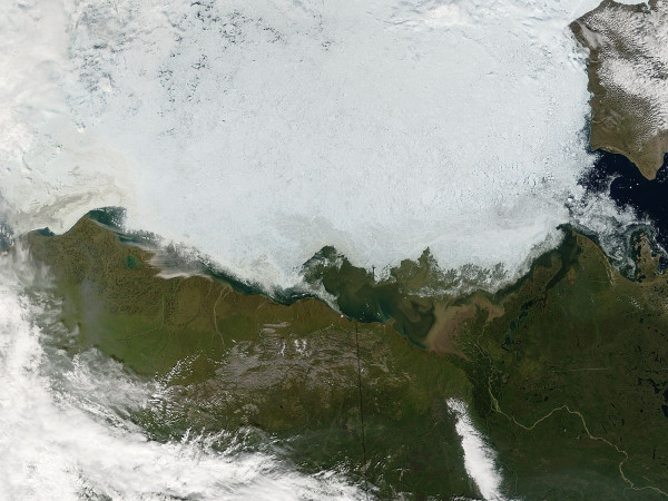 A Satellite image of the Beaufort Sea in June, stretching from the NWT to Alaska ©Jeff Schmaltz/ NOAA