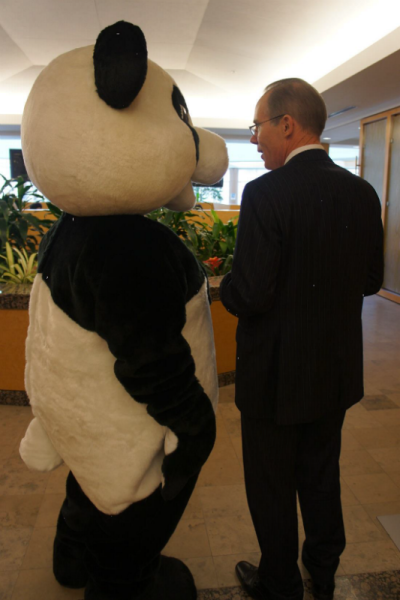 Lloyd Bryant, Managing Director of HP Canada chats with Panda about Green IT. © HP Canada