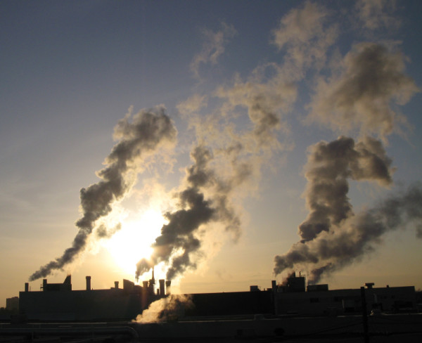 Steam rises from a factory on a cold winter day in Toronto, Ontario, Canada, 2007. © Patricia Buckley / WWF-Canada